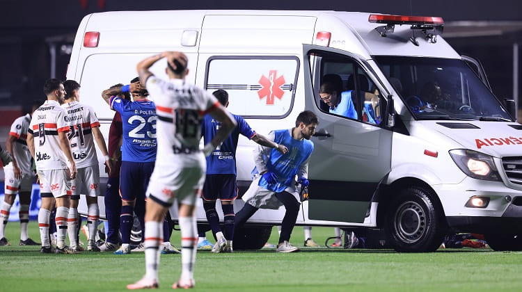 Juan Izquierdo, jugador del Nacional de Uruguay, sigue luchando por su vida